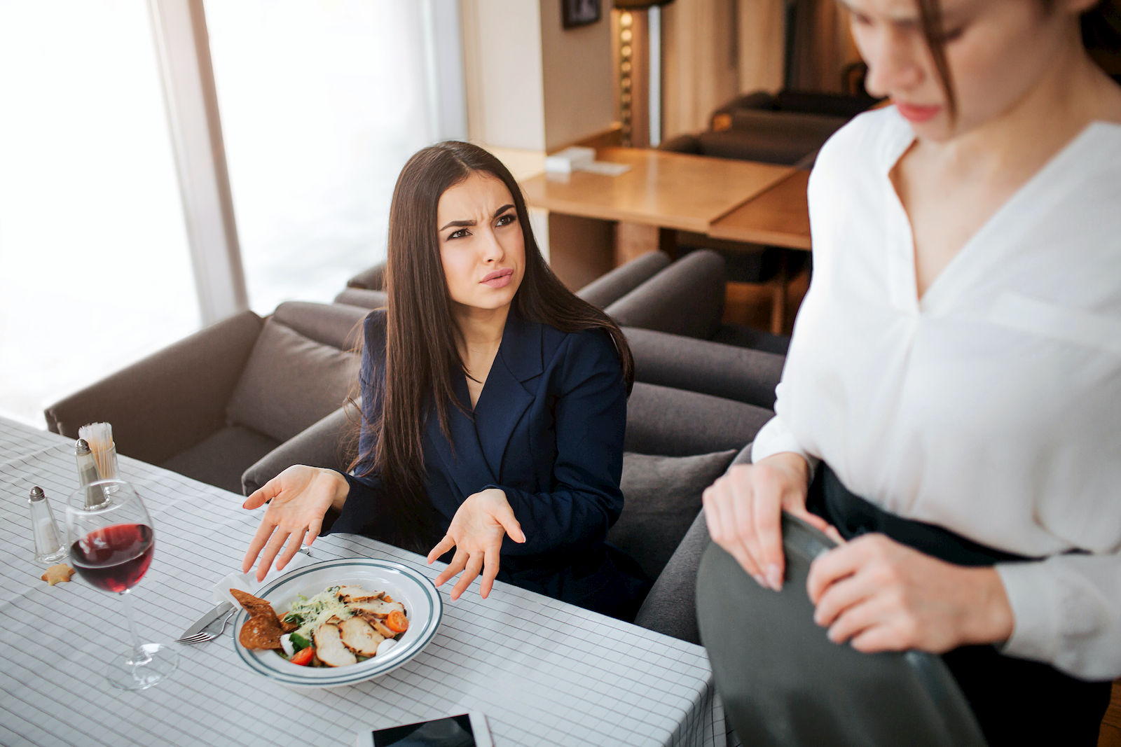5 Common Restaurant Complaints and How to Handle Them