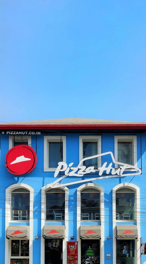 pizza hut restaurant