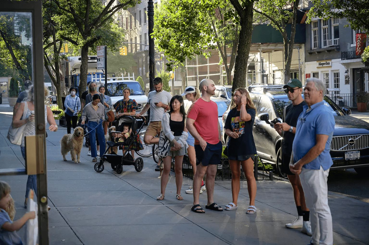 Micro_croissants_que_pueden_ser_consumidos_como_cereal_por_la_panaderia_con_sede_en_Brooklyn_L’Appartement_4F_Comentarios_y_resenas_en_TikTok