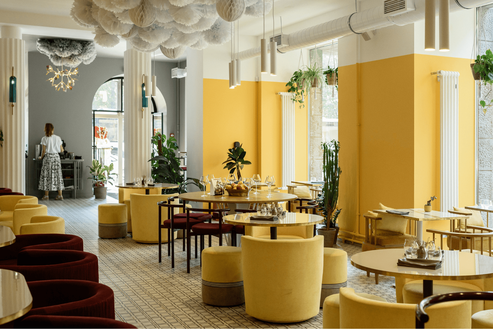 Navigating Restaurant Operations: 6 Challenges Every Owner Faces