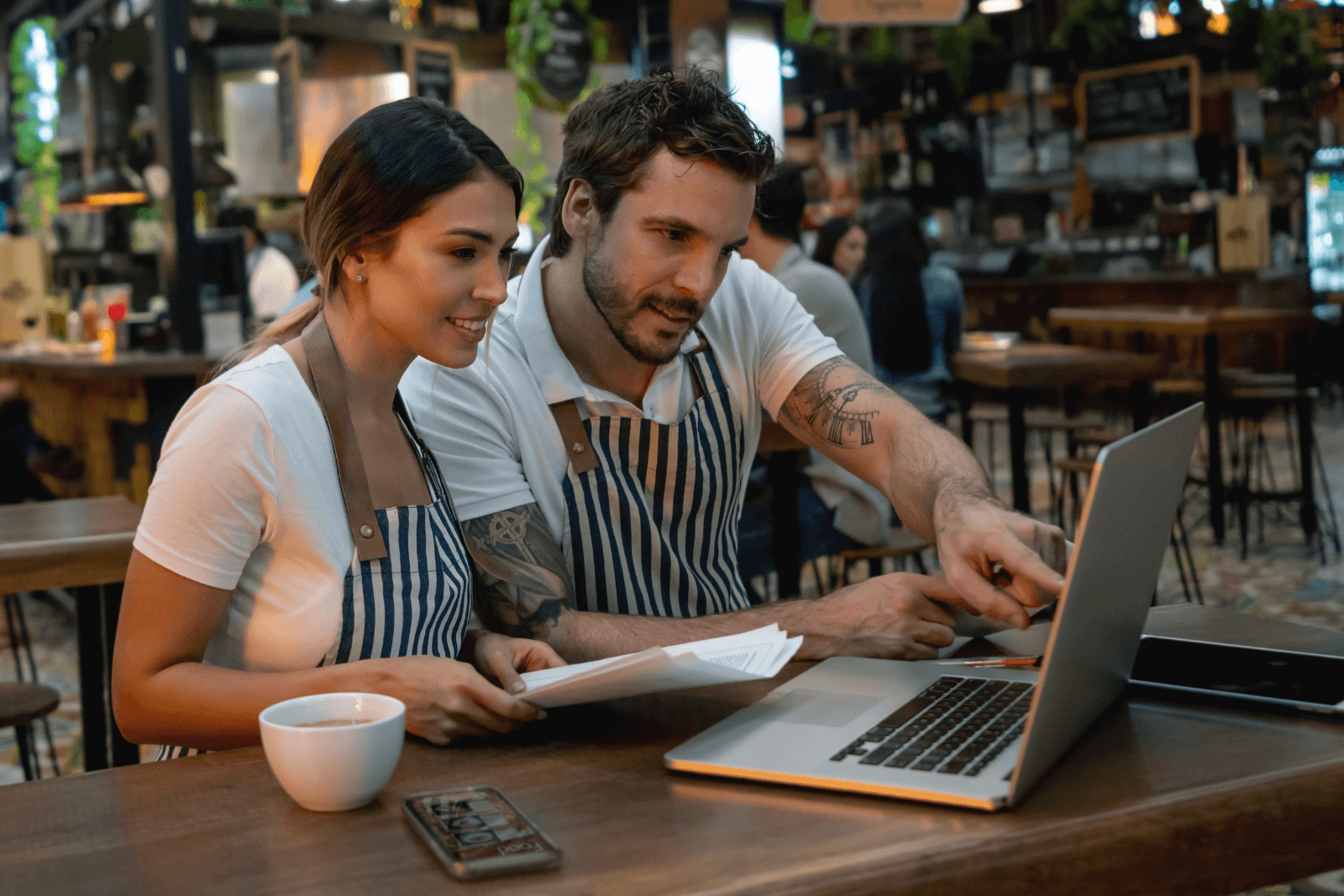 how to customize restaurant website template featured image